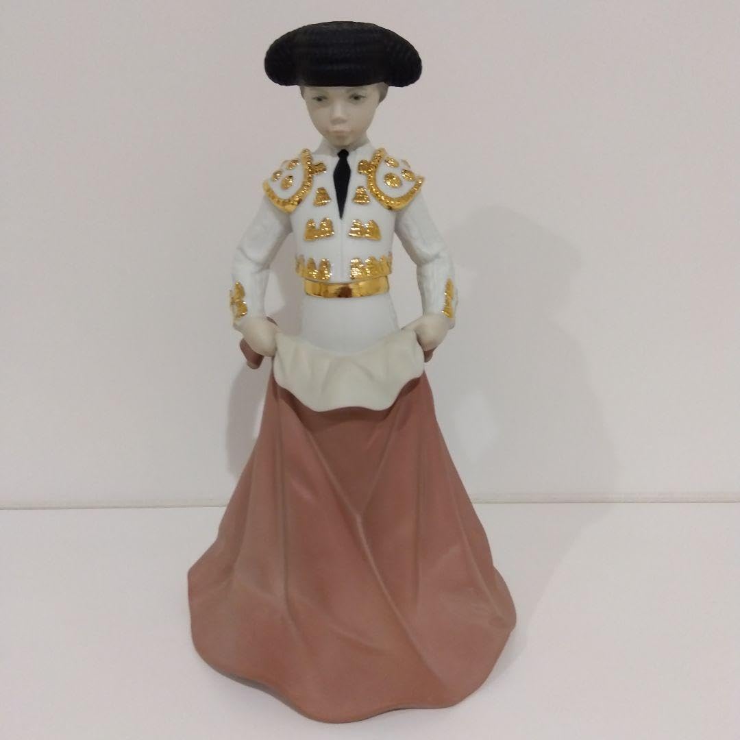 Amazon.co.jp: LLADRO リヤドロ 若き闘牛士 : ホーム＆キッチン